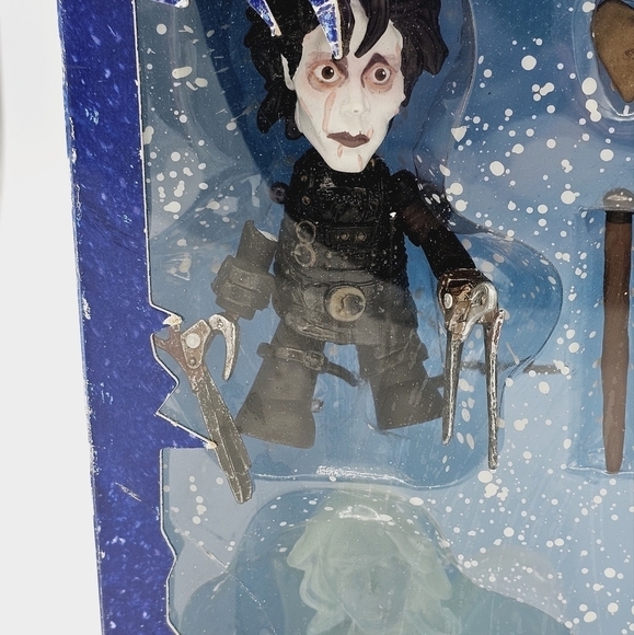 Edward Scissorhands Mez-itz 4 Pack Toy Figure Set Mezco Toyz RARE - Picture 4 of 9